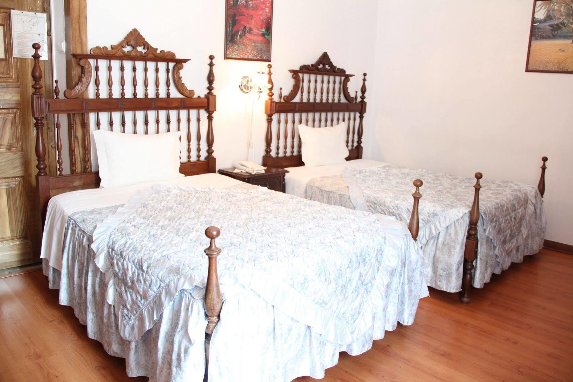 Residencial Carvalho Hotel Estremoz Exterior foto