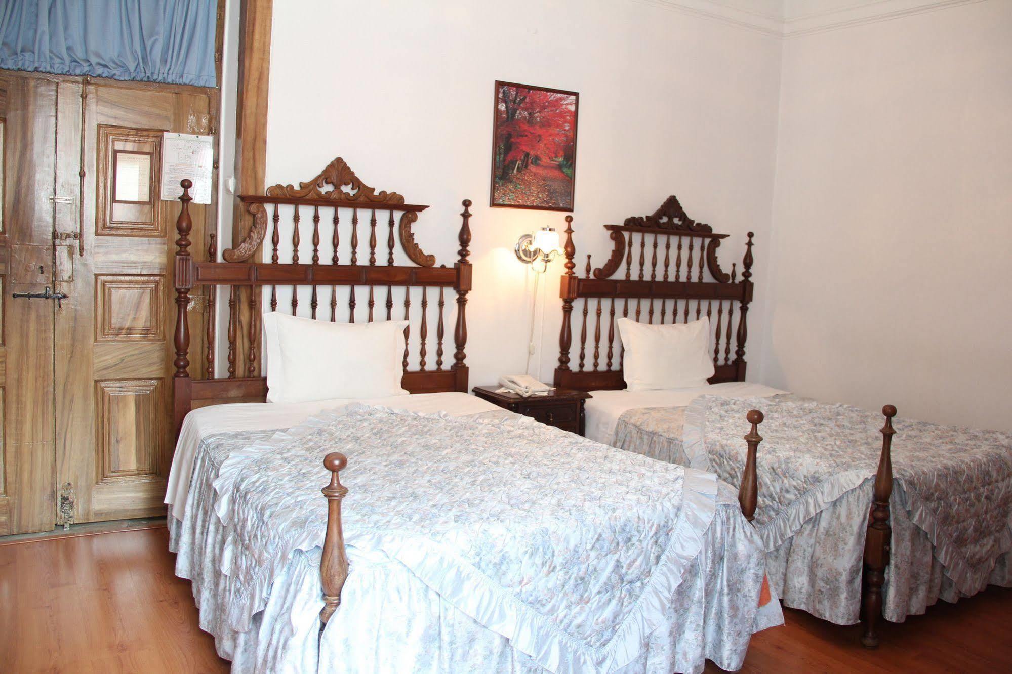 Residencial Carvalho Hotel Estremoz Exterior foto